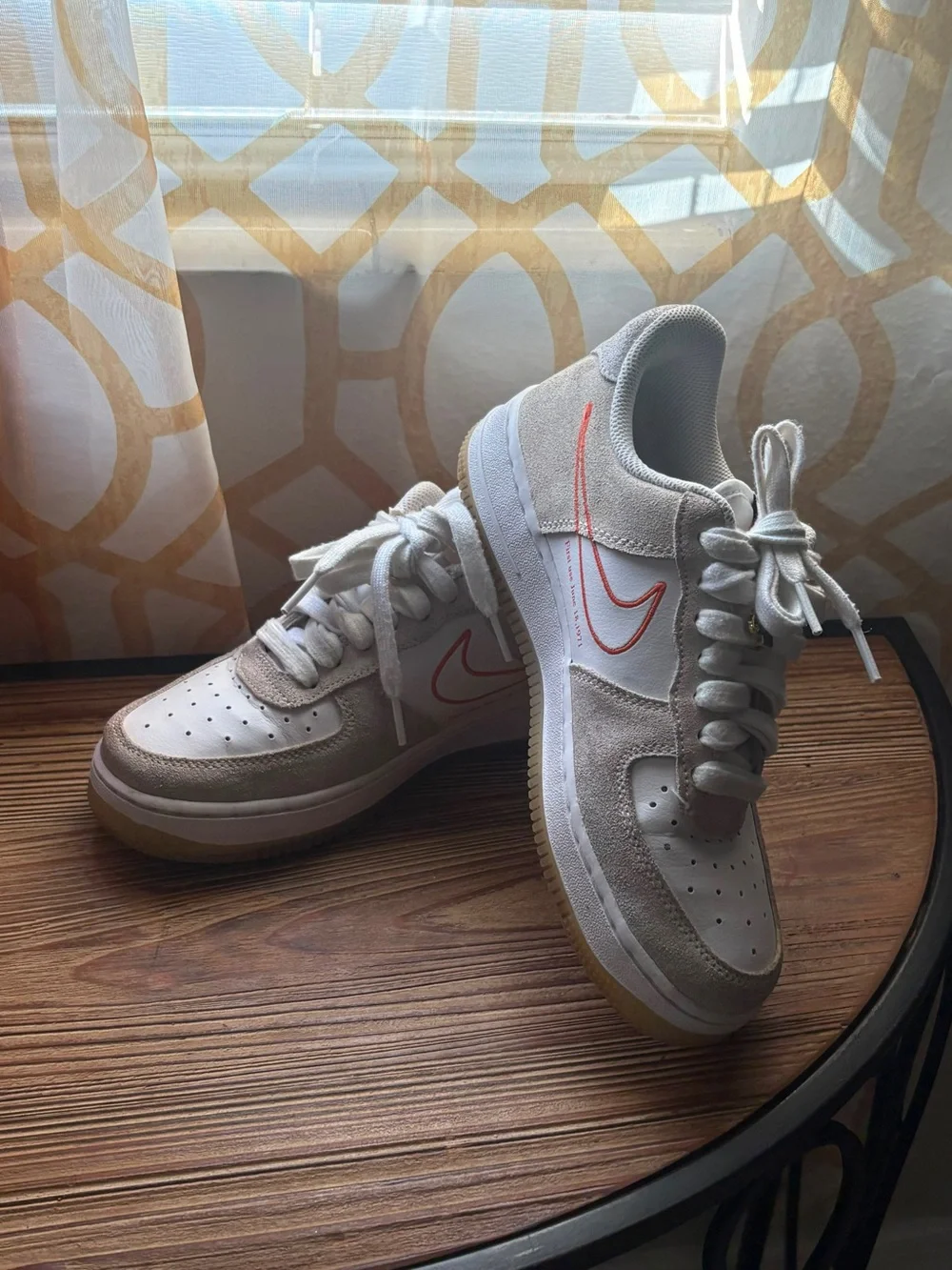 Nike Low-Top Sneakers in White, Beige and Red Swoosh